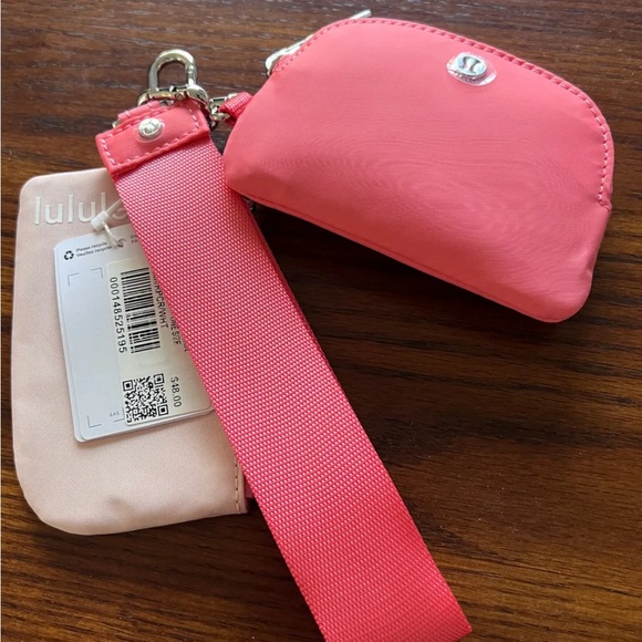 Free add on with 2 item clothing purchase from my closet.  See details - Picture 2 of 2